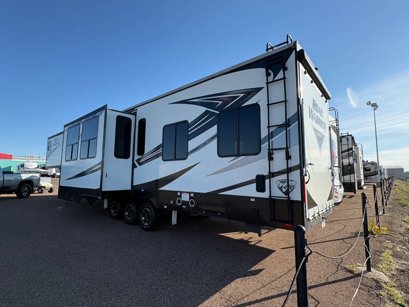 A photo of this 2020 Heartland Road Warrior 413RW