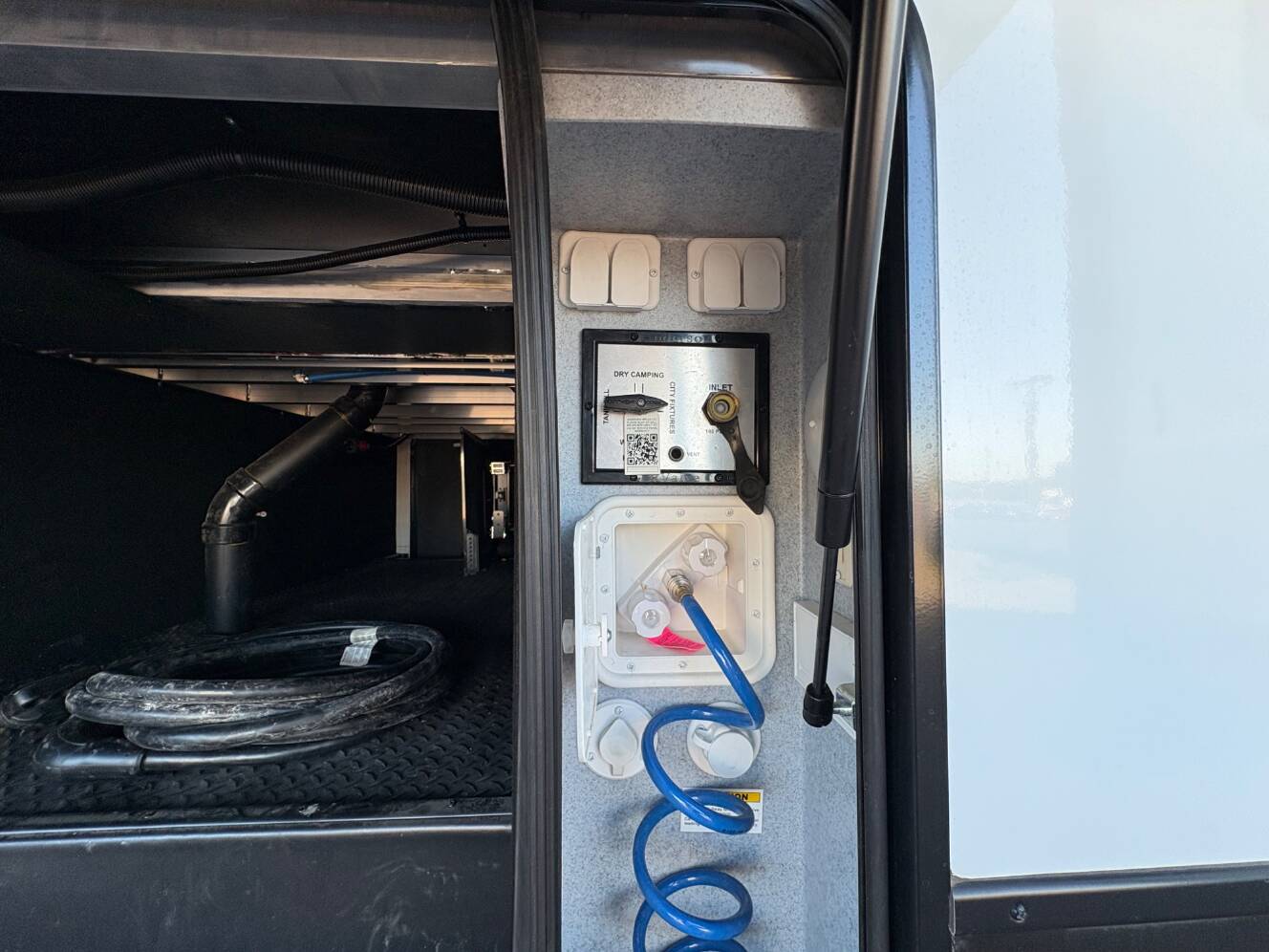 A photo of this 2020 Heartland Road Warrior 413RW