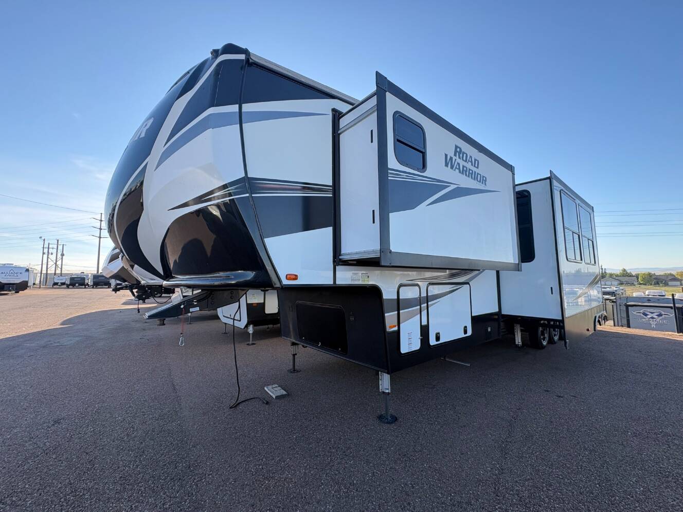 A photo of this 2020 Heartland Road Warrior 413RW