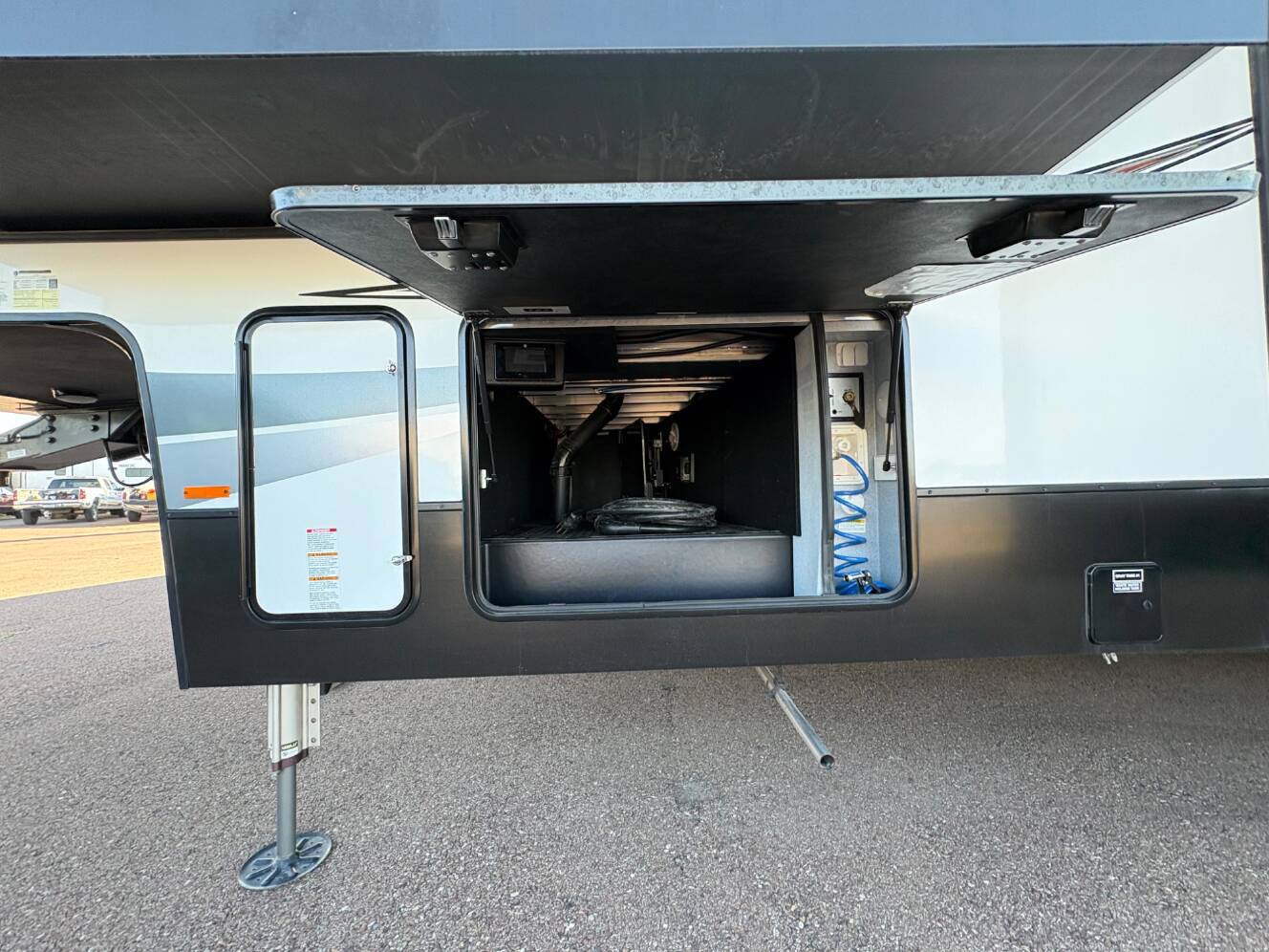 A photo of this 2020 Heartland Road Warrior 413RW