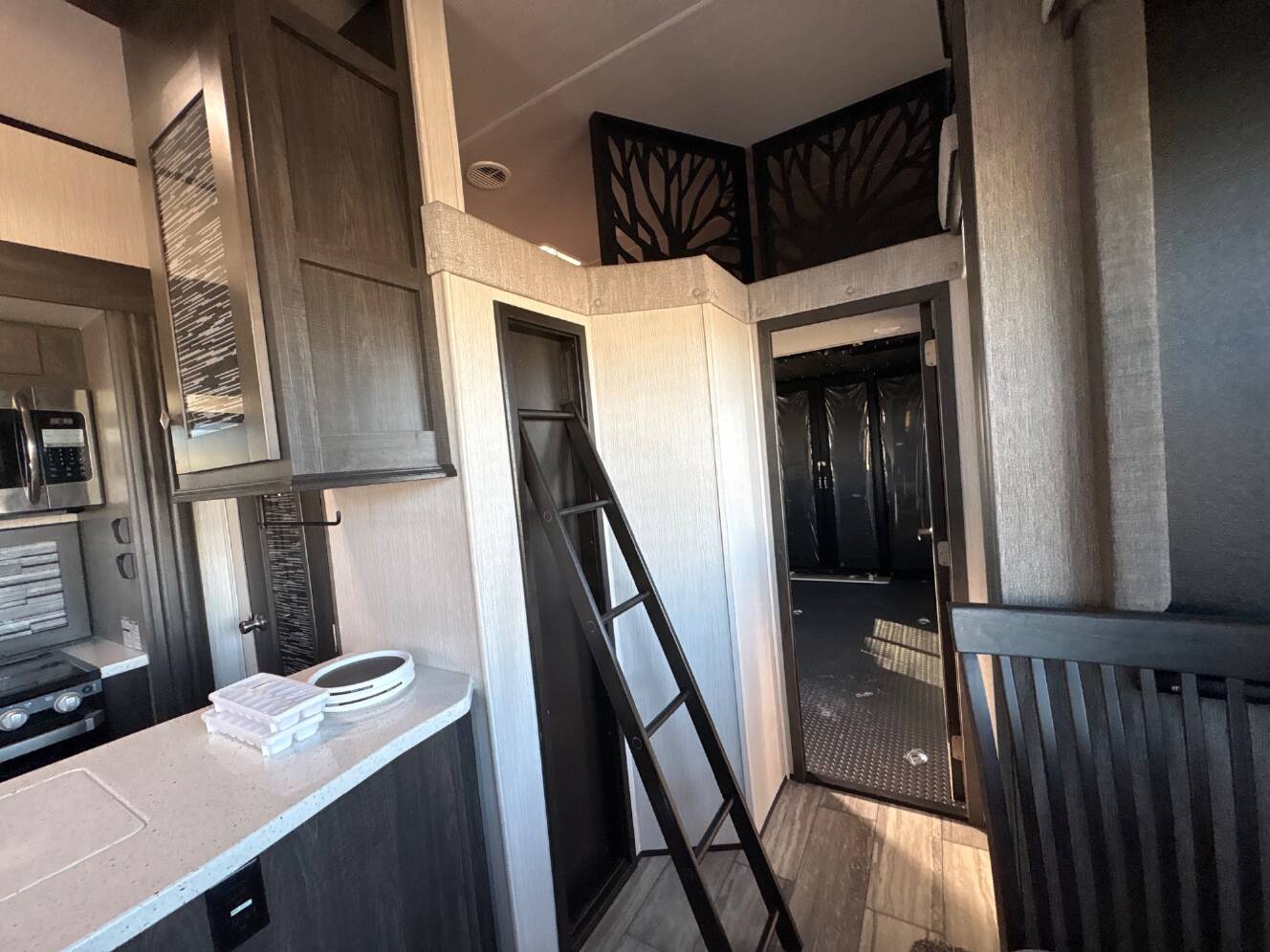 A photo of this 2020 Heartland Road Warrior 413RW