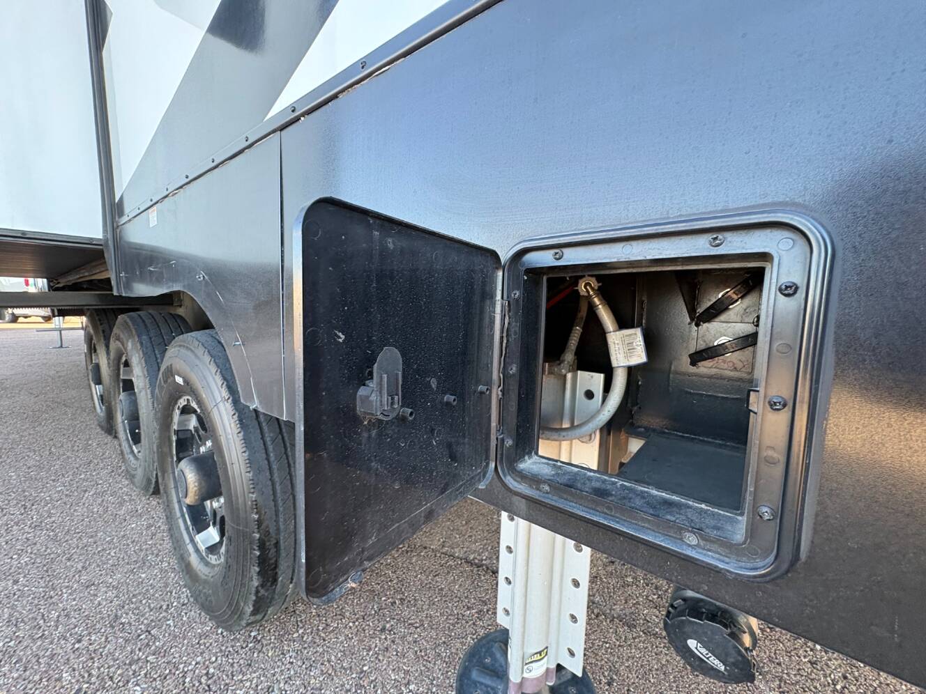 A photo of this 2020 Heartland Road Warrior 413RW