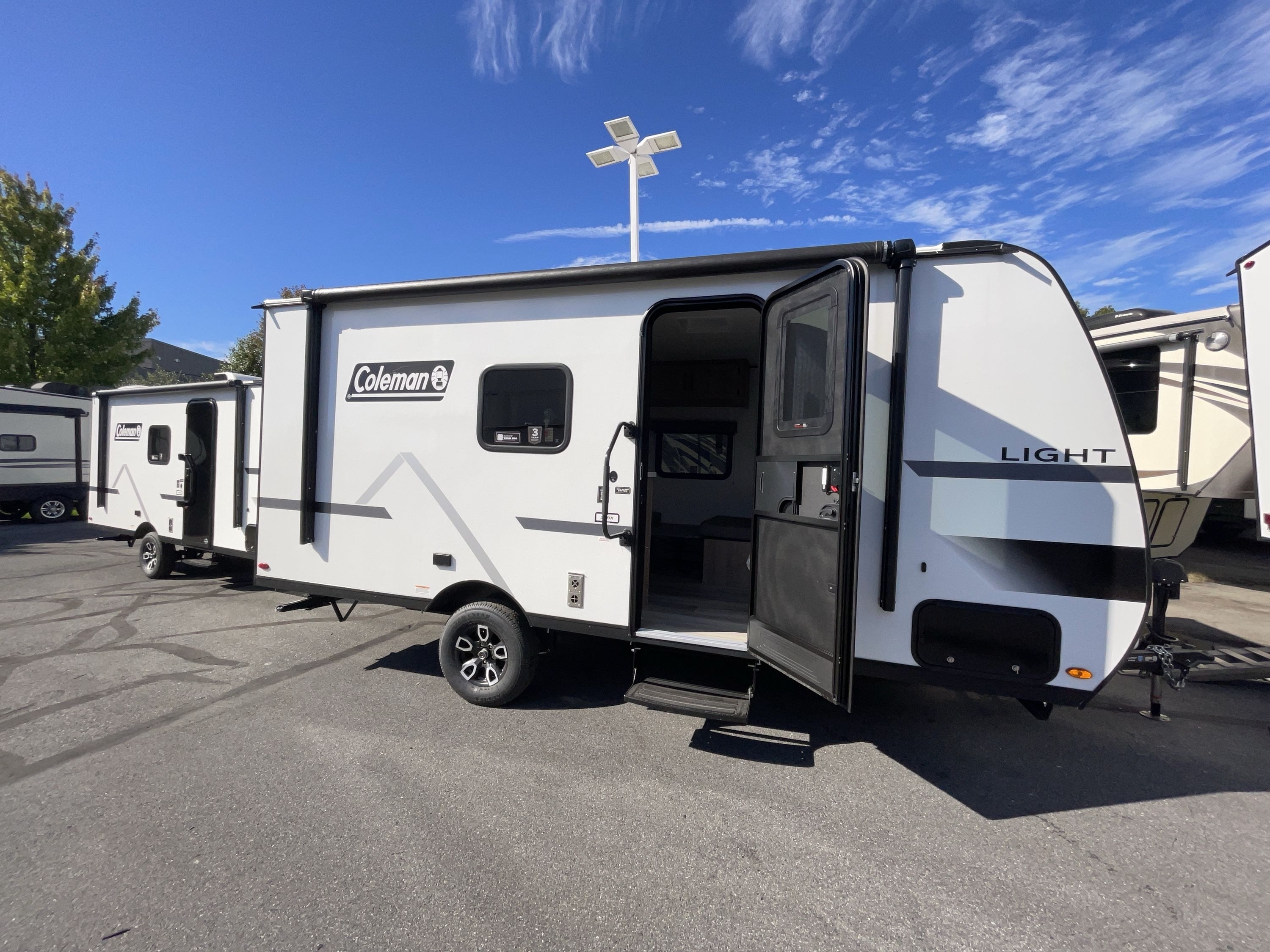 2027 Keystone COLEMAN LIGHT 17BX in hamburg PA