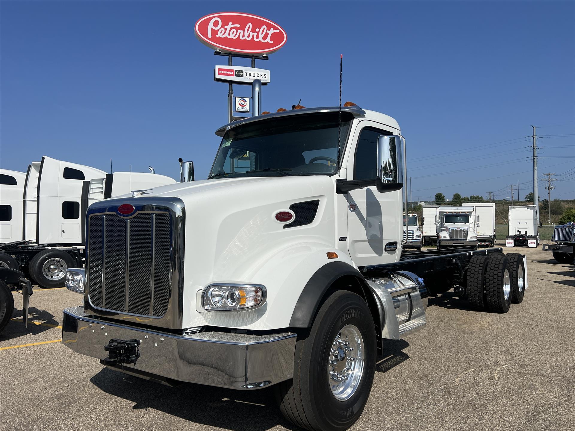 2027 PETERBILT 567 in South Saint Paul, MN