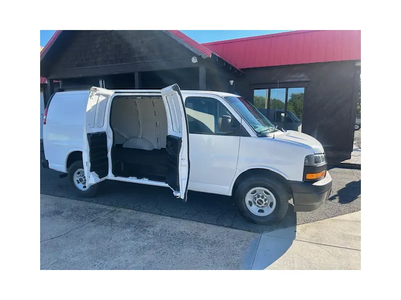 2022 GMC SAVANA G2500
