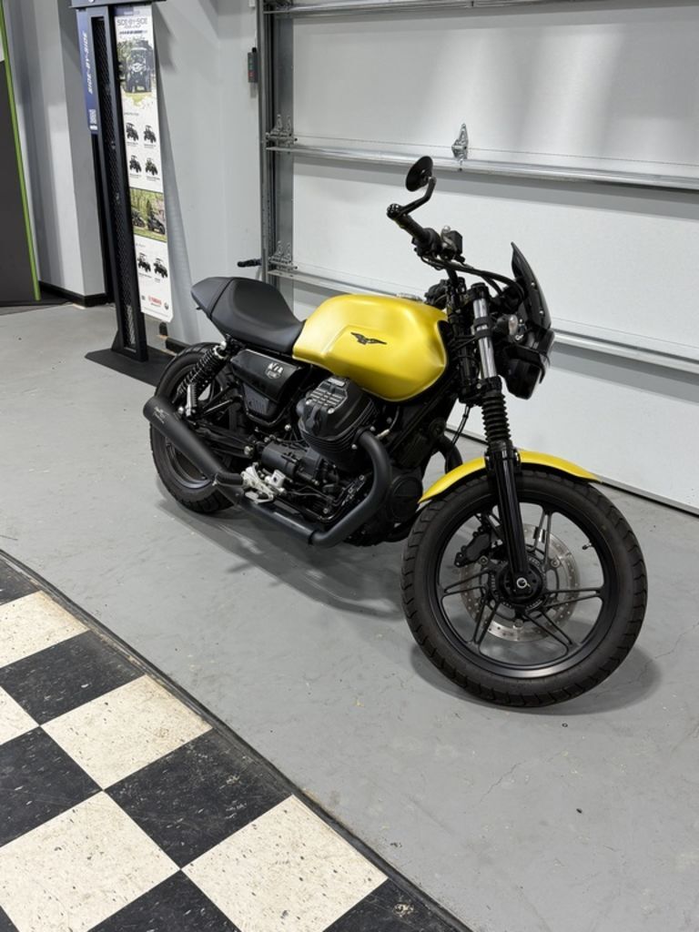 2022 Moto Guzzi V7 Stone E5 STONE E5 in Middletown, NJ