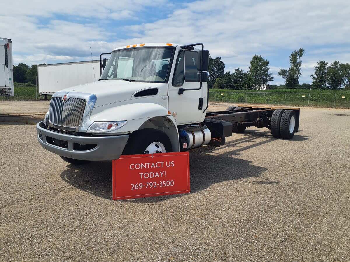 2019 INTERNATIONAL 4300 in Wayland, MI