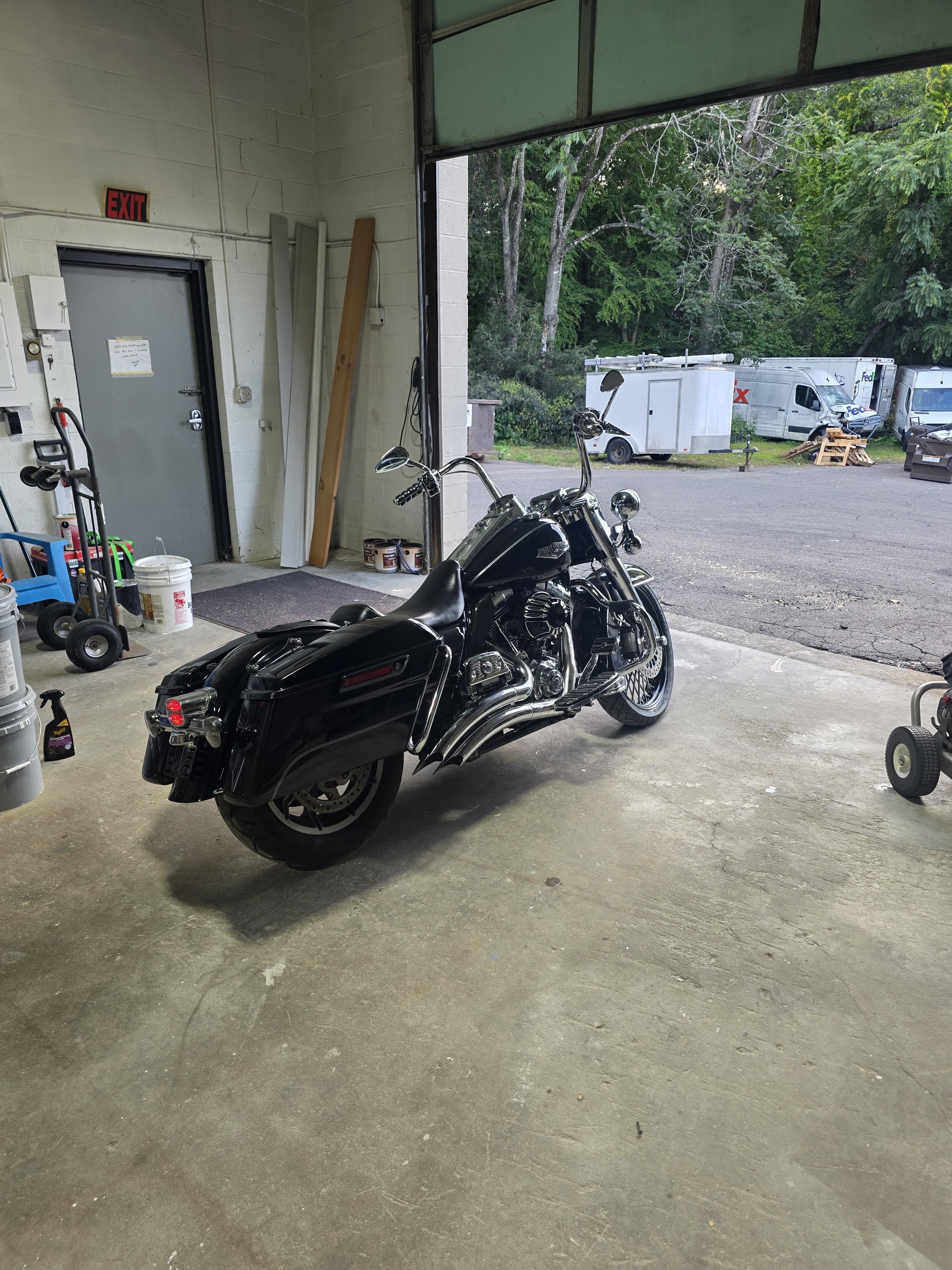 2015 Harley-Davidson ROAD KING CLASSIC in south windsor CT