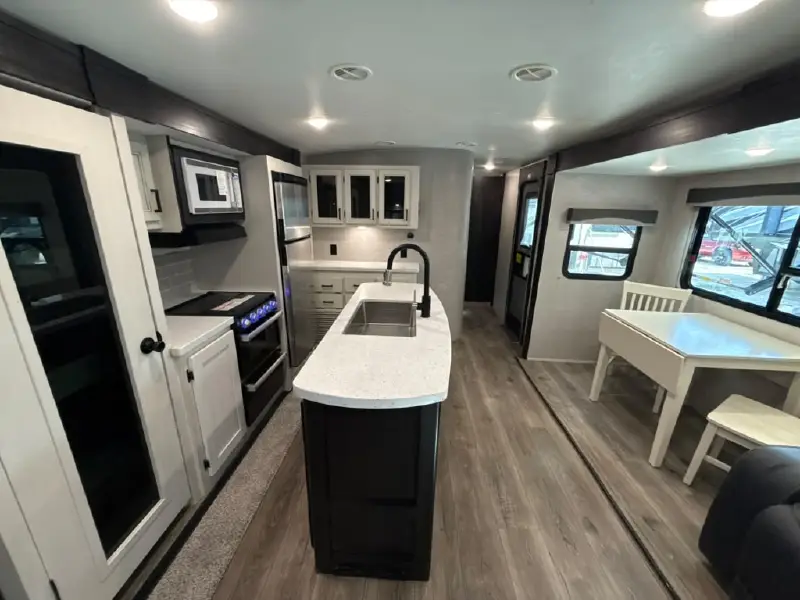 2021 HIGHLAND RIDGE LIGHT 313RLS