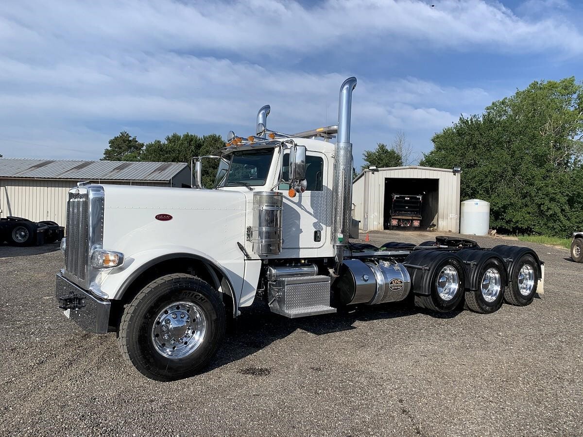 2020 PETERBILT 389 in Longview, TX