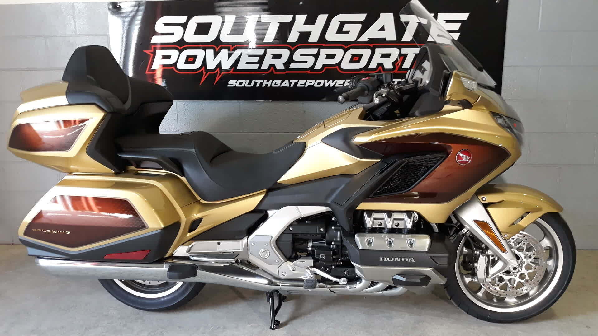 2025 Honda GOLDWING TOUR MANUEL TOUR in Southgate, MI