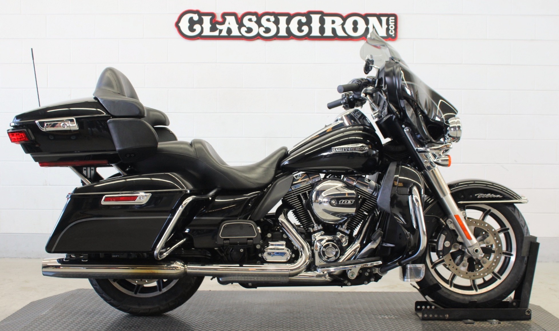 2016 Harley-Davidson Electra Glide® Ultra Classic® ULTRA CLASSIC FLHTCU in Fredericksburg, VA