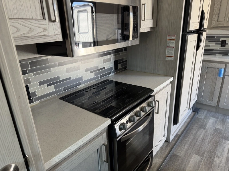 2021 KEYSTONE MONTANA HIGH COUNTRY 330RL