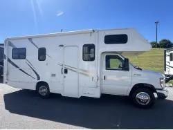 2016 THOR MOTOR COACH FOUR WINDS MAJESTIC 23A
