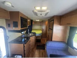2016 THOR MOTOR COACH FOUR WINDS MAJESTIC 23A