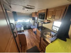 2016 THOR MOTOR COACH FOUR WINDS MAJESTIC 23A