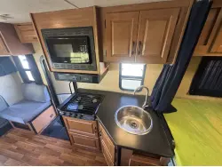 2016 THOR MOTOR COACH FOUR WINDS MAJESTIC 23A