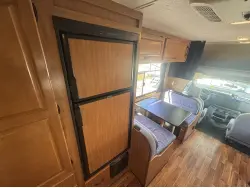 2016 THOR MOTOR COACH FOUR WINDS MAJESTIC 23A