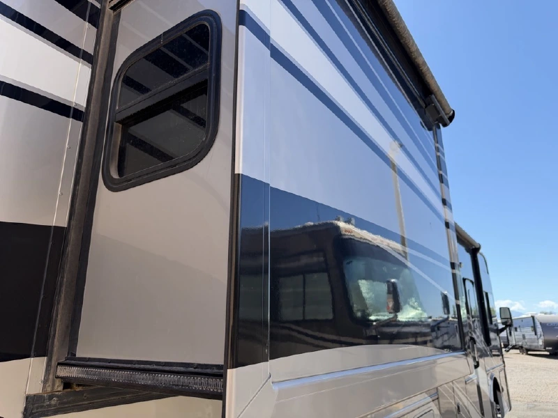 2017 THOR MOTOR COACH PALAZZO 36 1