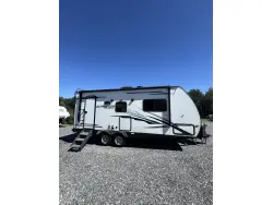 2021 FOREST RIVER SURVEYOR LEGEND 202RBLE