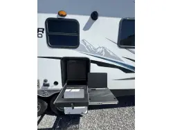 2021 FOREST RIVER SURVEYOR LEGEND 202RBLE