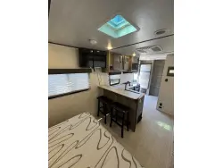 2021 FOREST RIVER SURVEYOR LEGEND 202RBLE