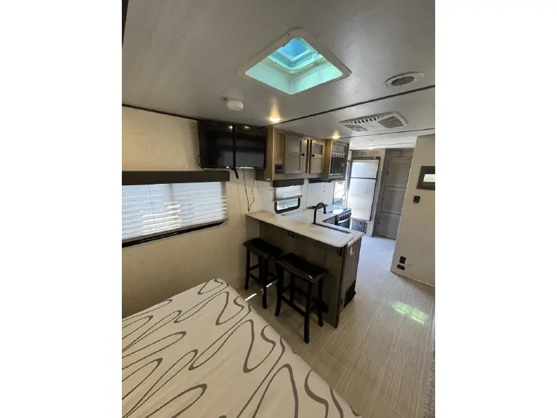 2021 FOREST RIVER SURVEYOR LEGEND 202RBLE