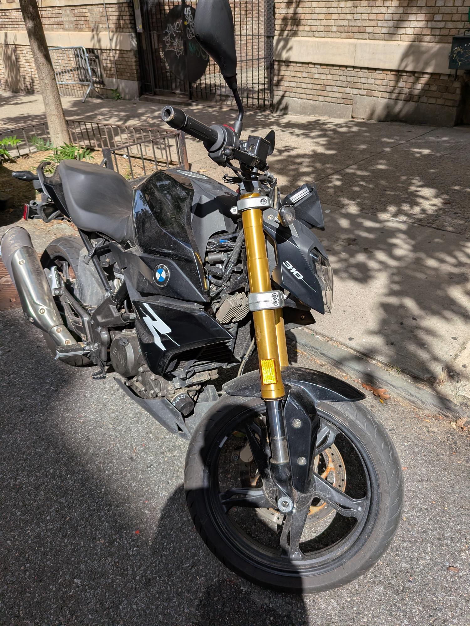 2023 BMW OTHE R R in New York, NY