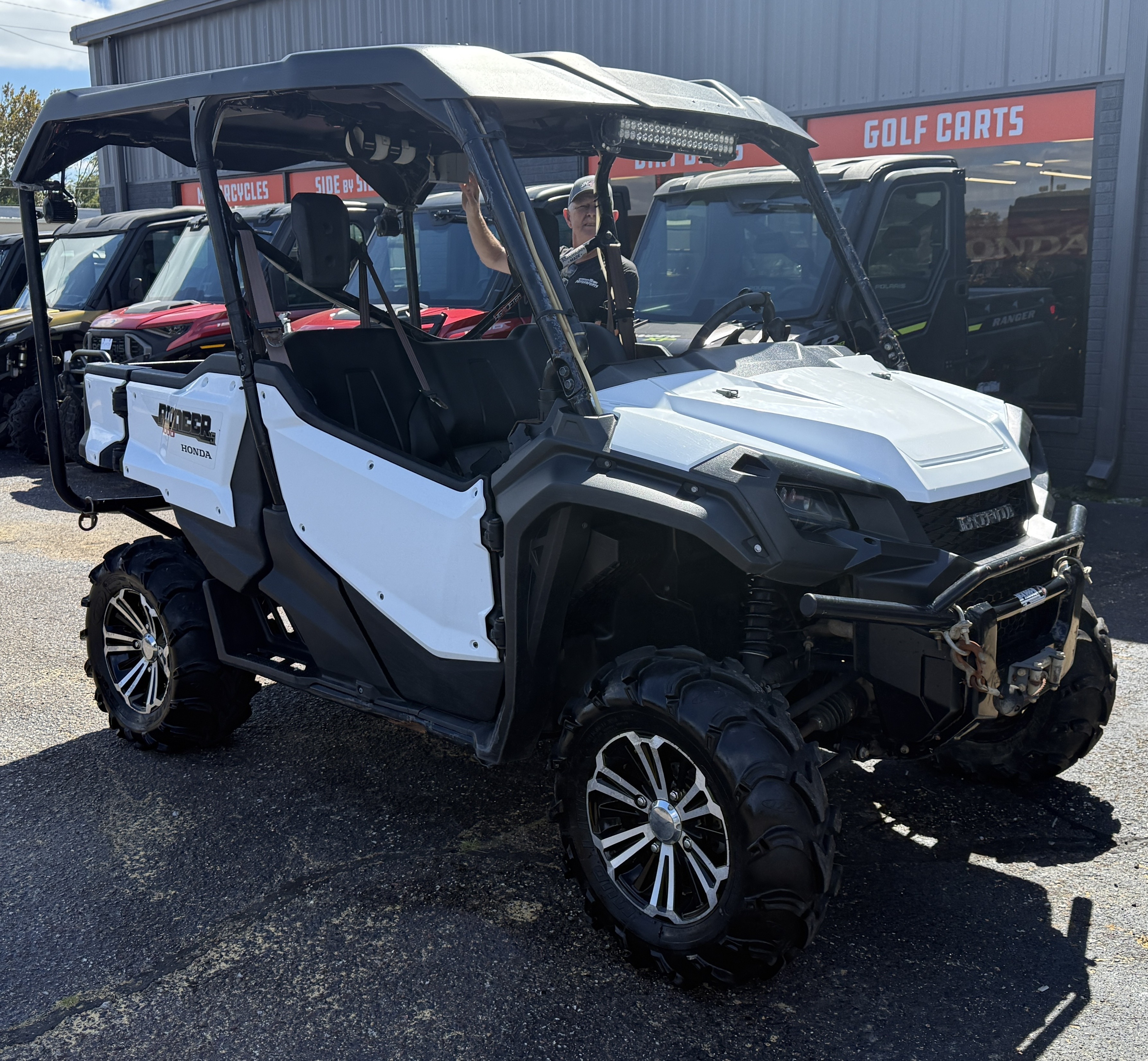 2016 Honda Pioneer 1000-5 Deluxe in union city TN