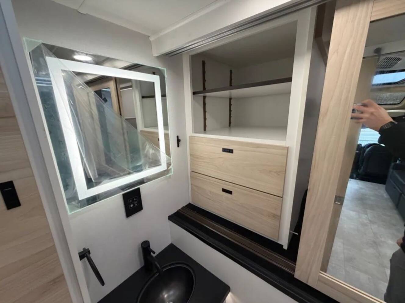 A photo of this 2026 Jayco Melbourne Prestige 25MP