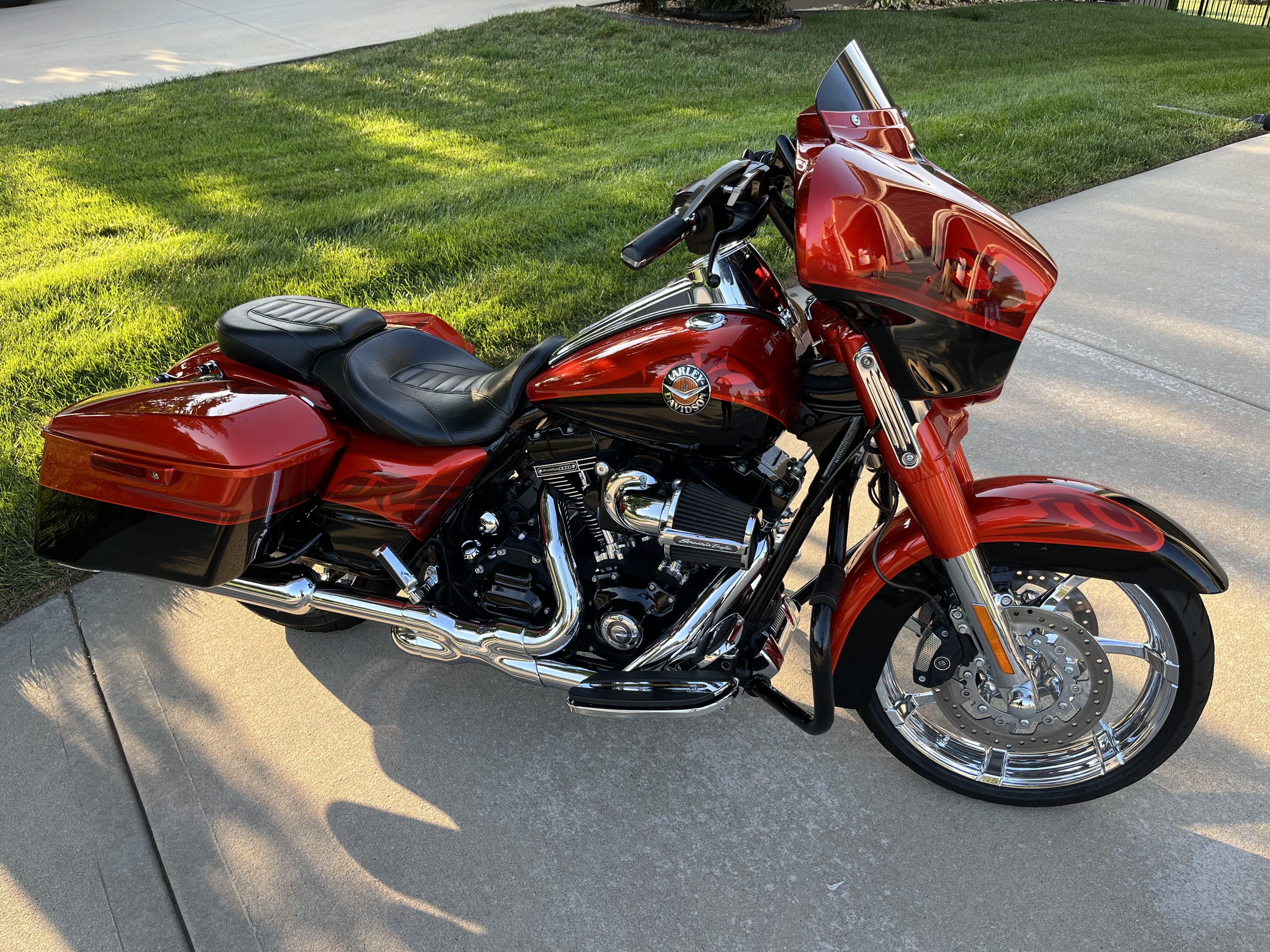 2014 Harley-Davidson ROAD KING CVO CVO in Brownsboro, AL