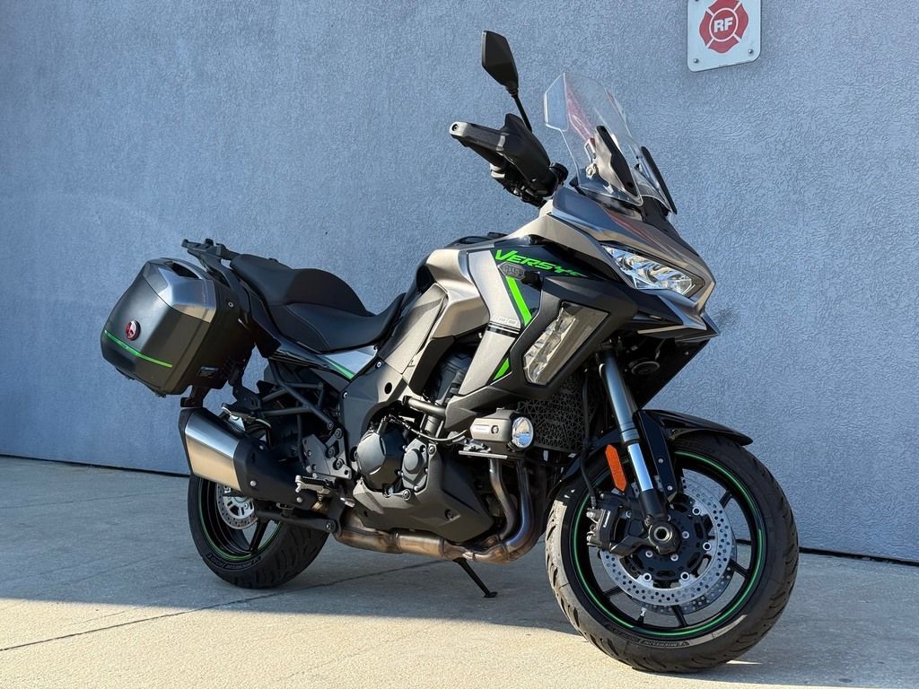 2025 Kawasaki Versys® 1100 SE LT ABS in cocoa FL