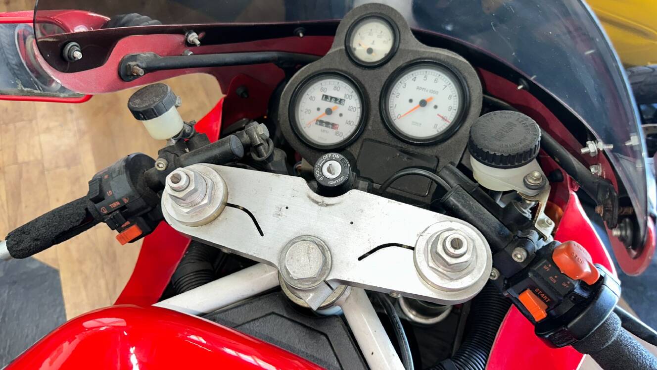 A photo of this 1991 Ducati 851