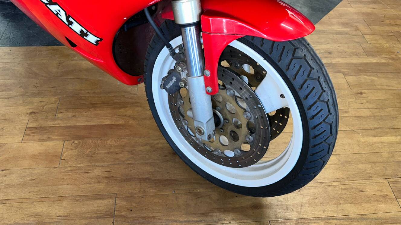 A photo of this 1991 Ducati 851