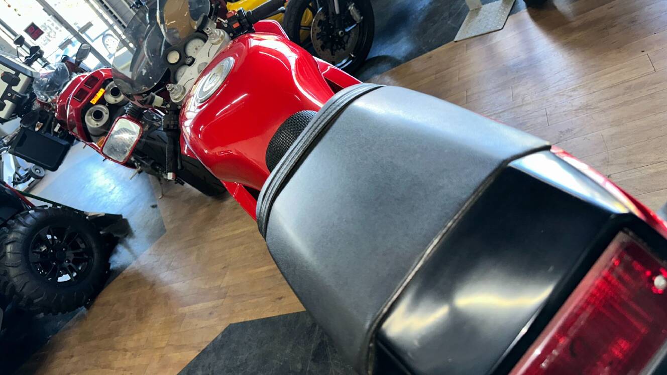 A photo of this 1991 Ducati 851