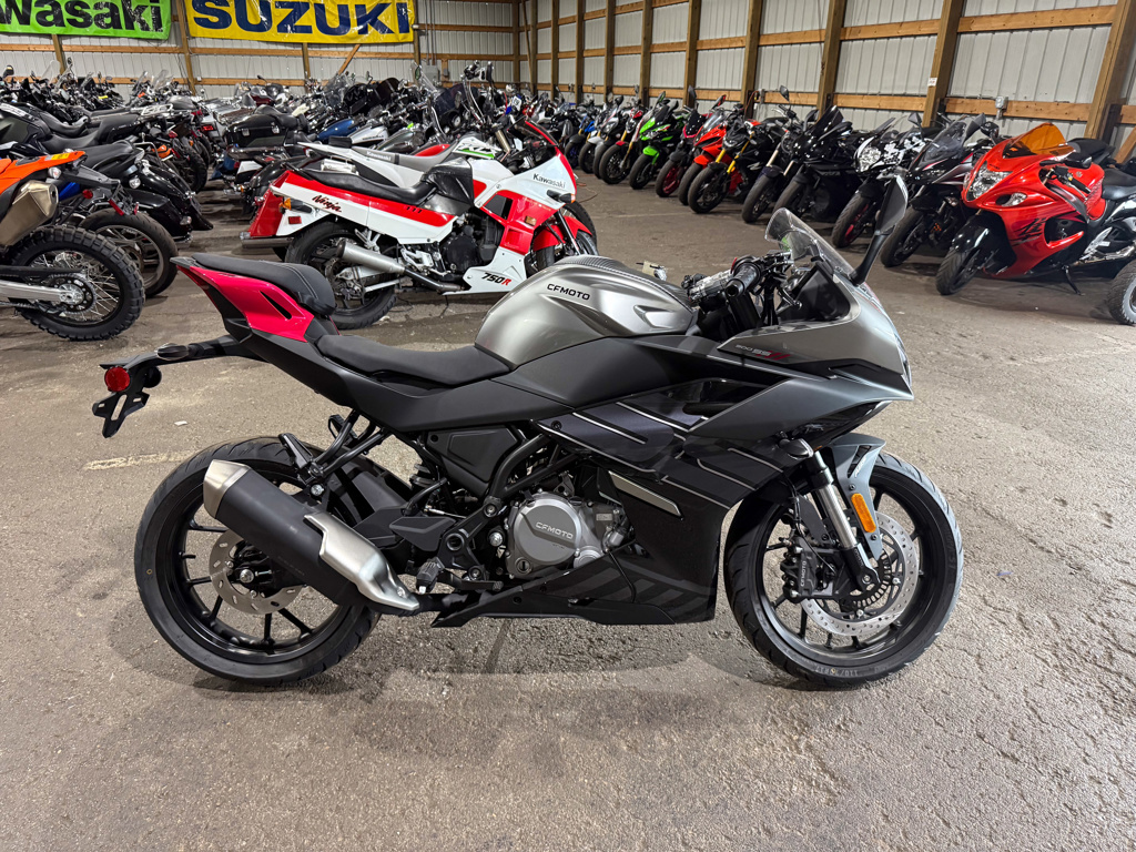 2026 CFMOTO 300SS CF300-5US 300 in Council Bluffs, IA