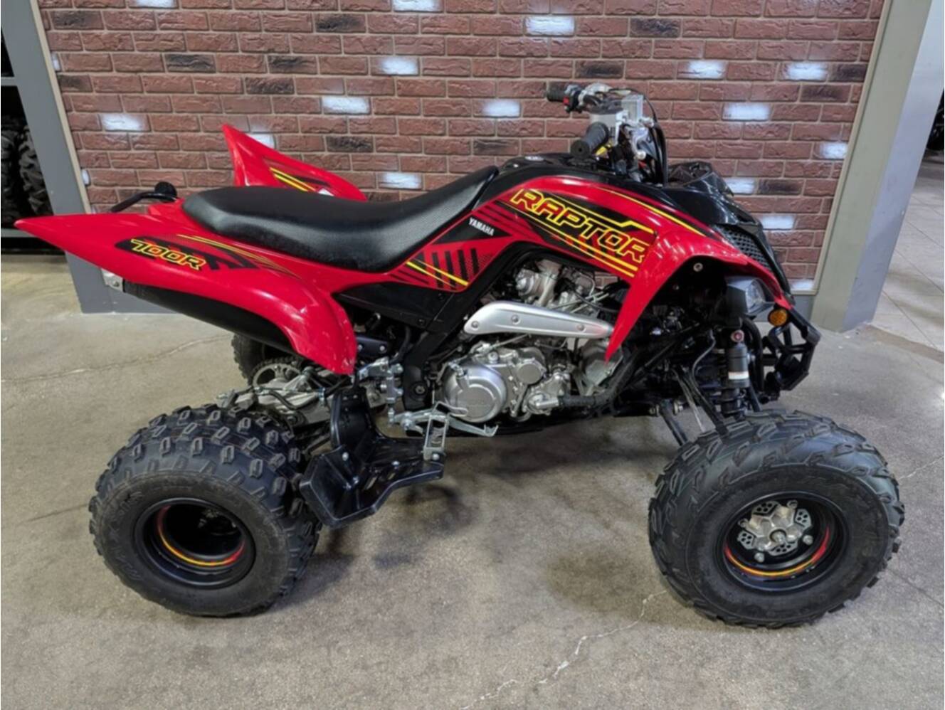 A photo of this 2025 Yamaha Raptor 700R SE
