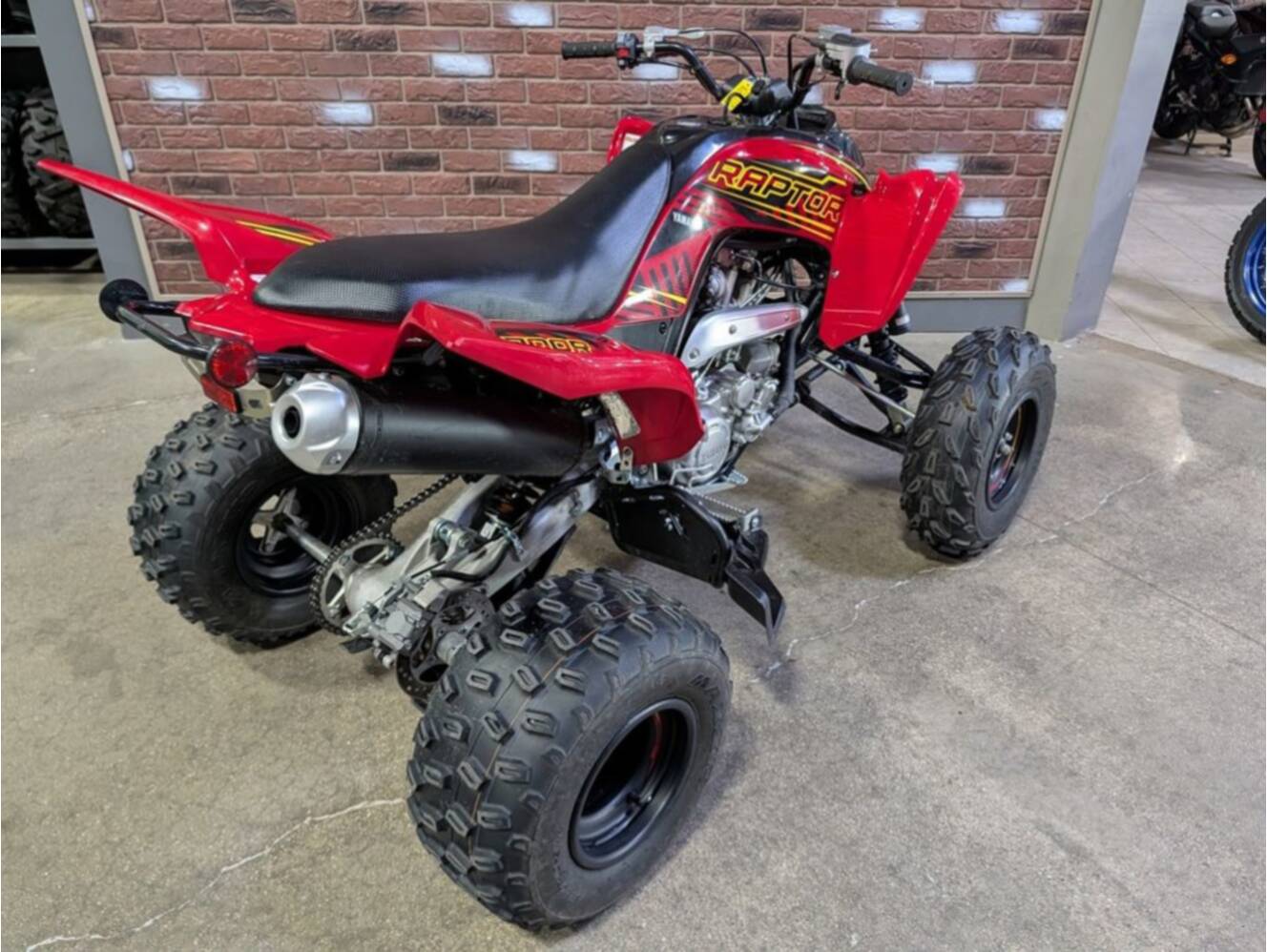A photo of this 2025 Yamaha Raptor 700R SE
