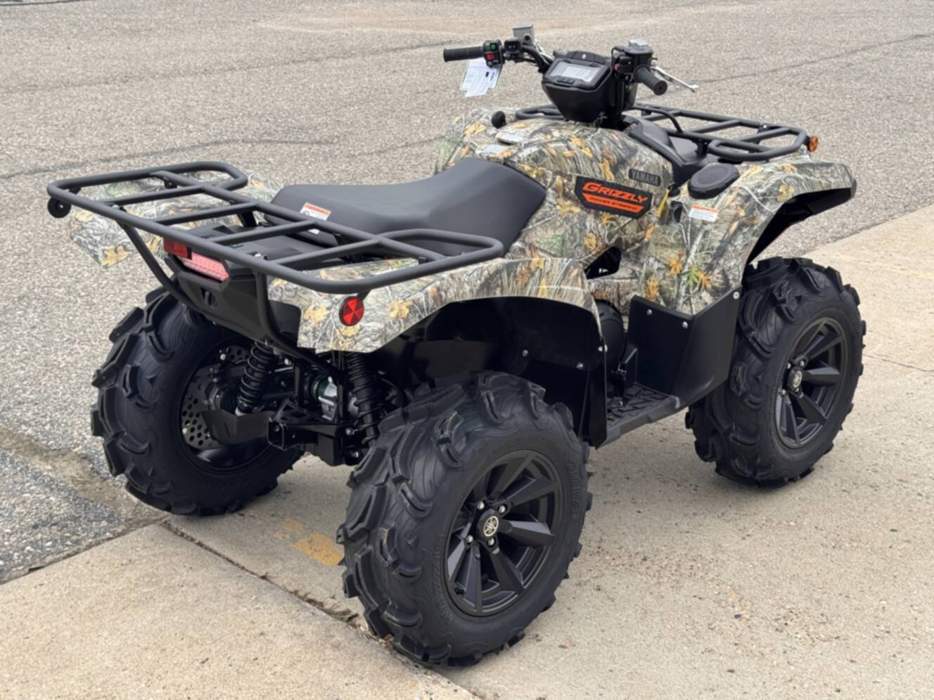 A photo of this 2027 Yamaha Grizzly EPS Camo EPS XT-R