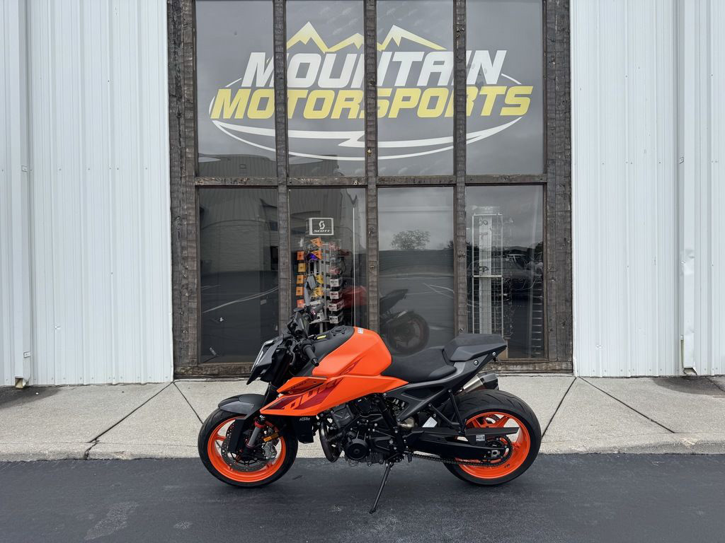 2024 KTM Duke 990 990 in Kodak, TN