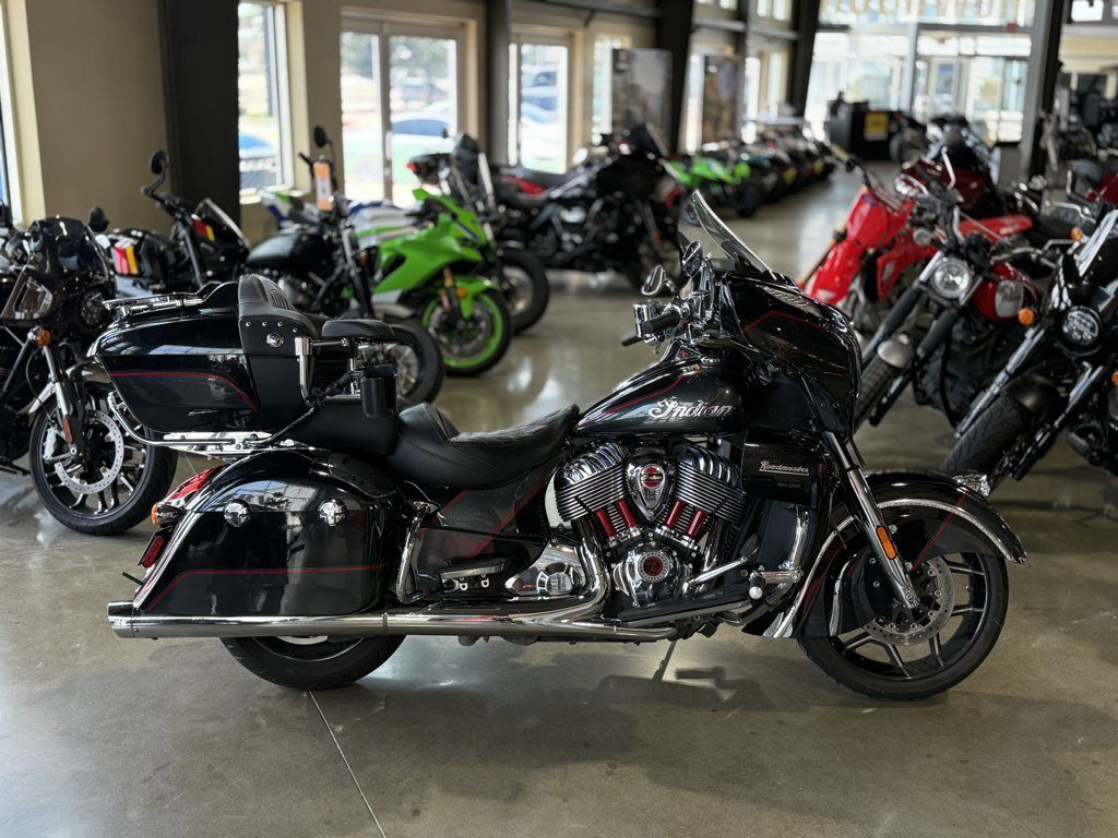 2020 Indian Roadmaster Elite Thunder Black Vivid Crystal Over Gunme ELITE in La Marque, TX