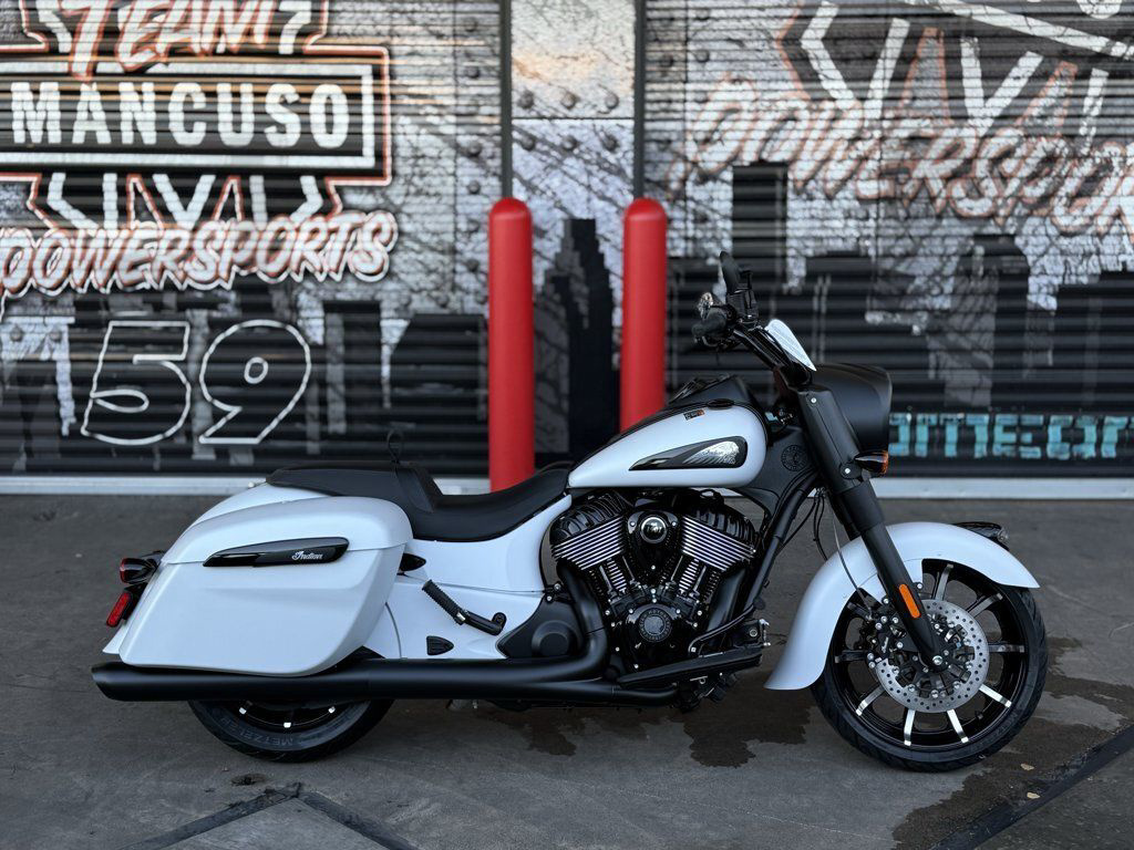 2026 Indian Springfield Dark Horse Ghost White Metallic Smok DARK HORSE in La Marque, TX