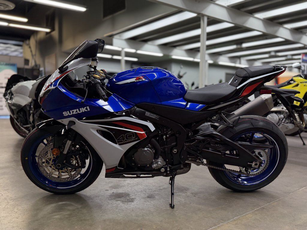 2027 Suzuki GSX-R 1000 in la marque TX