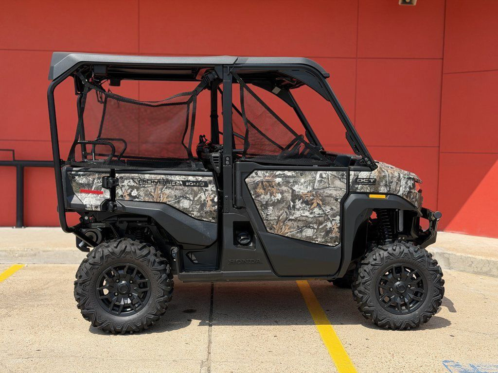 2026 Honda Pioneer 1000-5 Deluxe Truetimber Atera Camo in la marque TX