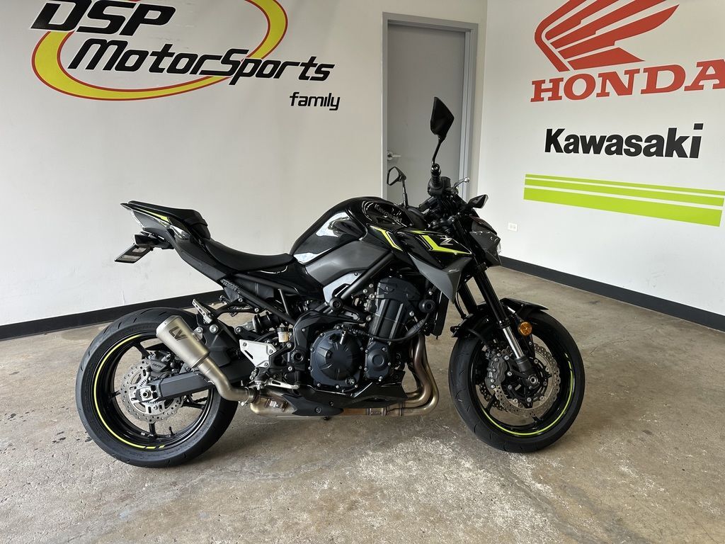 2024 Kawasaki Z900 ABS Metallic Spark Black/Metallic Matte Dark Gray Standard motorcycle