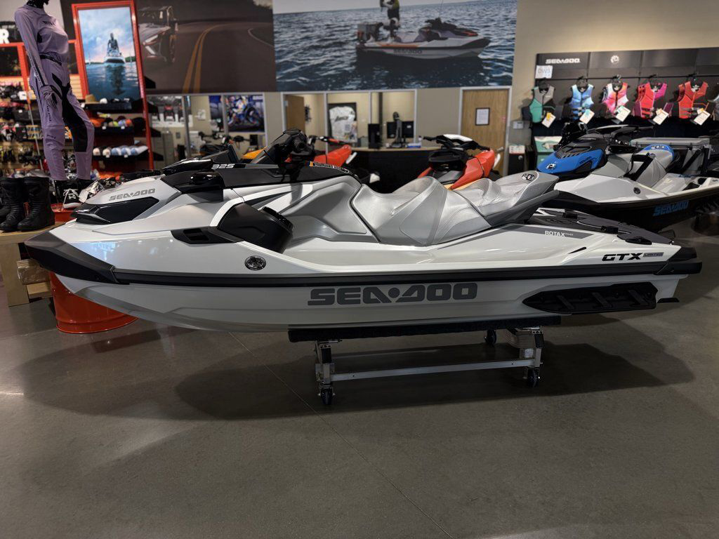 2026 Sea-Doo GTX Limited 325 White Pearl Premium in la marque TX