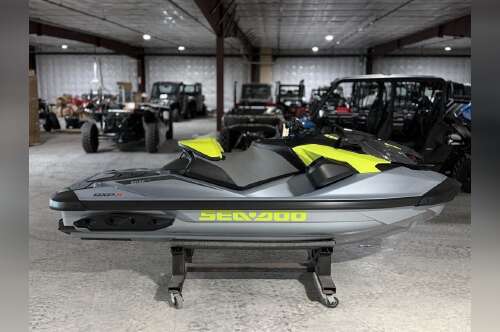 2026 Sea-Doo RXP-X 325 Tech, BRP Premium A, Ibr Ice Metal Manta Gree BASE in la marque TX