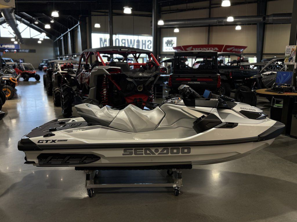 2026 Sea-Doo GTX Limited 325 White Pearl Premium in la marque TX