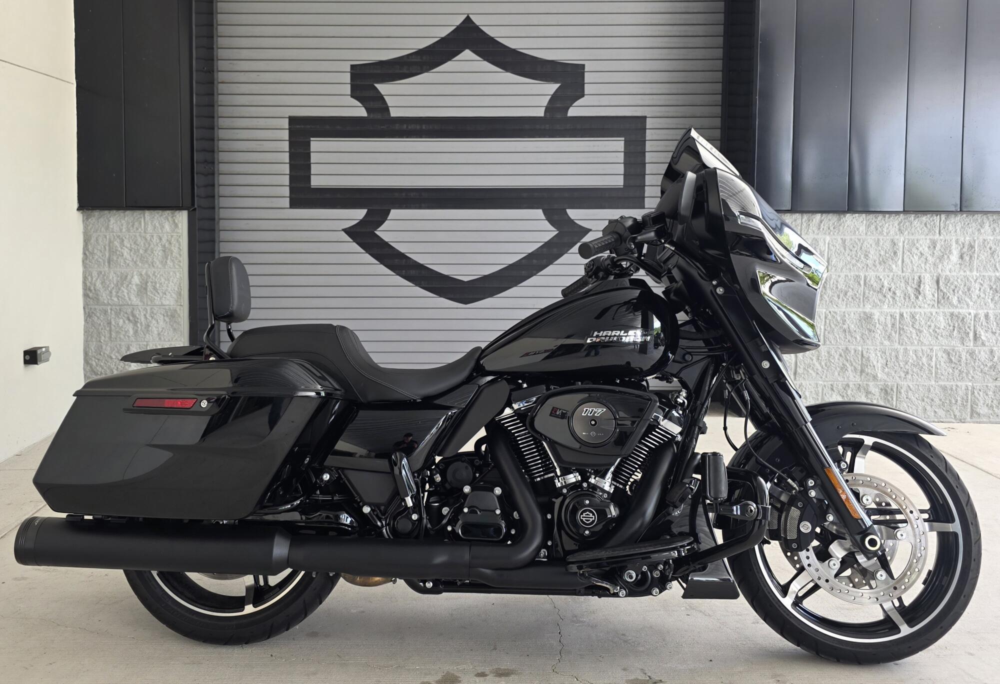 2025 Harley-Davidson Street Glide in Lutz, FL