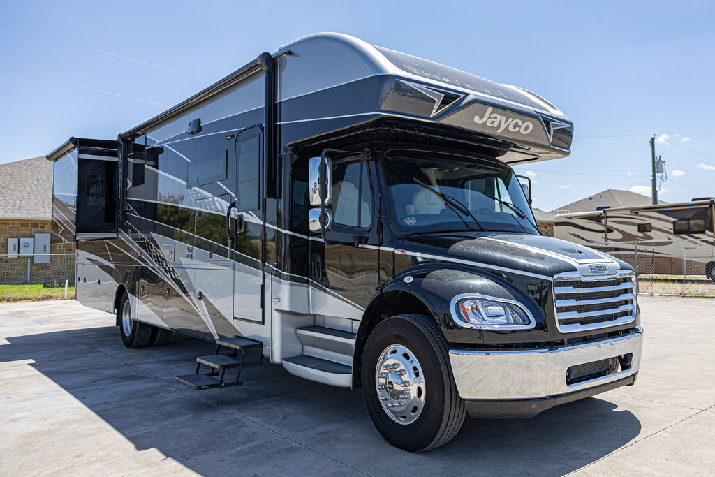 2025 Jayco Seneca 37K in weatherford TX